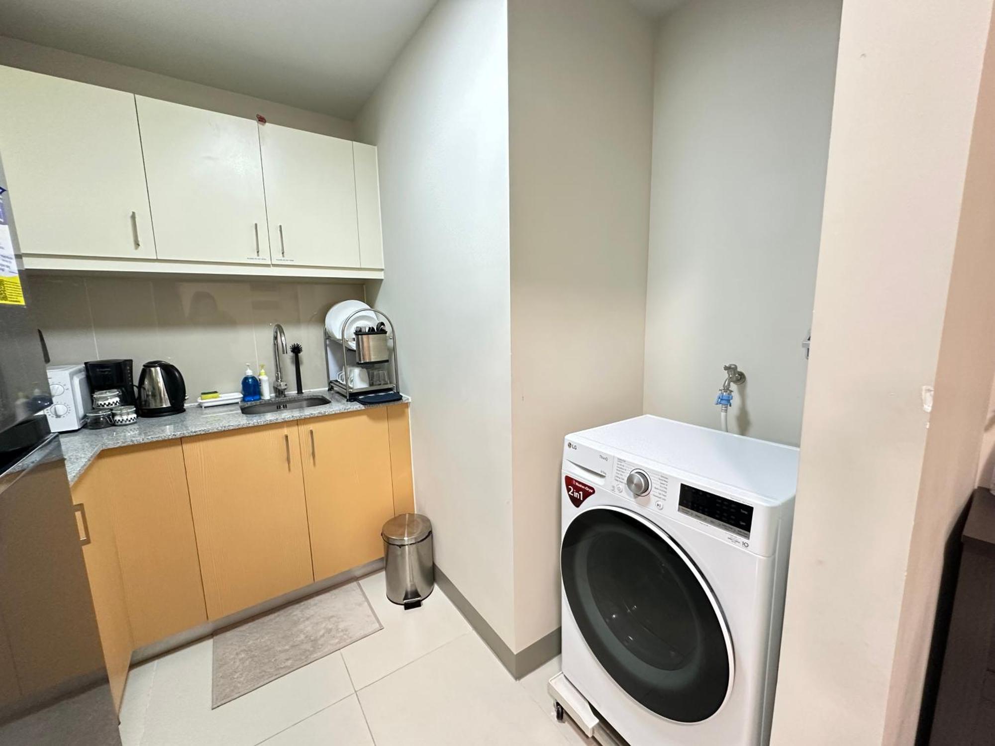 Relax And Unwind At Uptown Bgc Apartment Manila