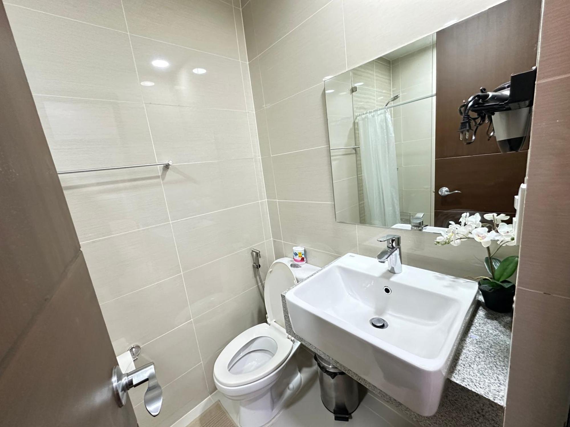 Relax And Unwind At Uptown Bgc Apartment Manila